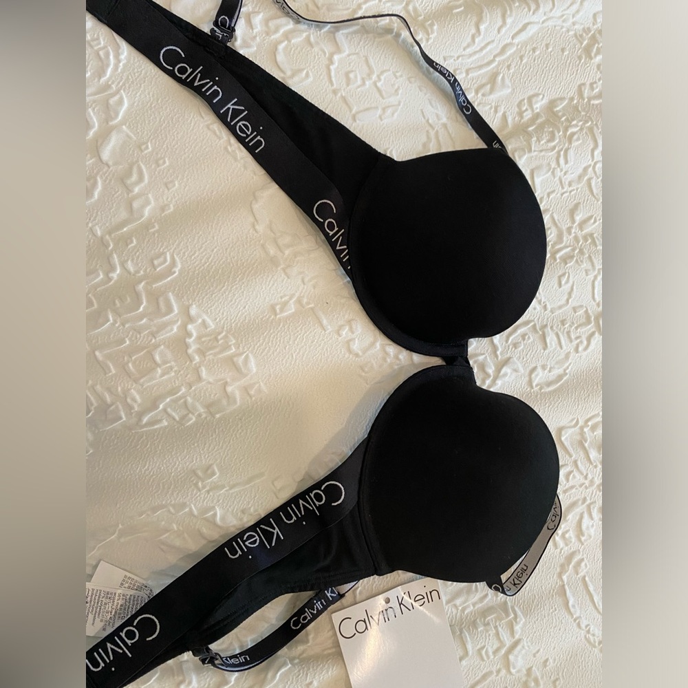 Calvin Klein push up bra .. 34 B, black